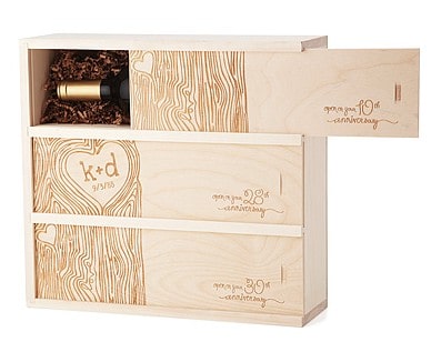 Eco friendly wedding gifts made in USA- Personalized wine box #usalovelisted #weddinggifts #ecofriendly