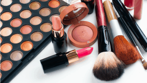 Makeup expiration and brush cleaning tips