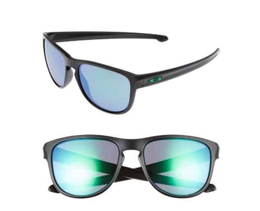 Unique college graduation gifts- Oakley sunglasses #graduationgifts #usalovelisted