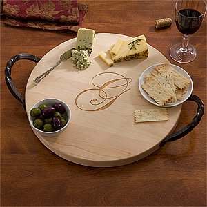 Outdoor entertaining tips | #madeinUSA personalized serving trays