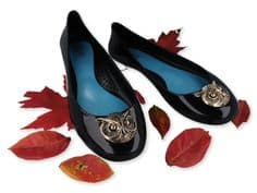 black flats with a gold accent owl #shoes