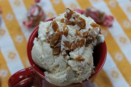 Caramel Creams ice cream recipe | No churn, no machine needed! So easy to make and so dang good!!!