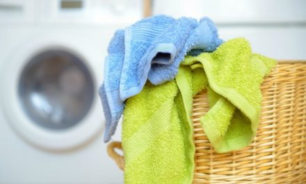 https://www.usalovelist.com/wp-content/uploads/2017/10/How-to-soften-hard-towels-440x264.jpg