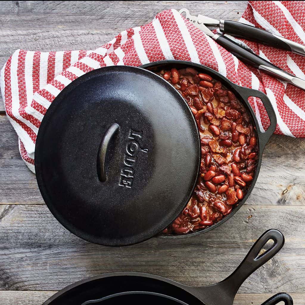 Cast Iron Cooking: Try This Meaty Dutch Oven Chili Recipe • USA Love List