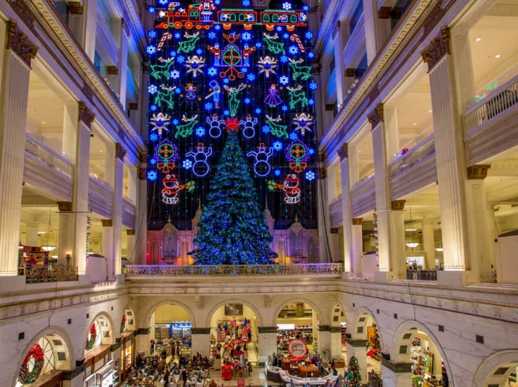 Free Holiday Activities in Philadelphia - Macy's Christmas Light Show In Philadelphia at National Historic Landmark Wanamaker Building - The World's Largest Pipe Organ - Photo by J. Fusco for Visit Philadelphia