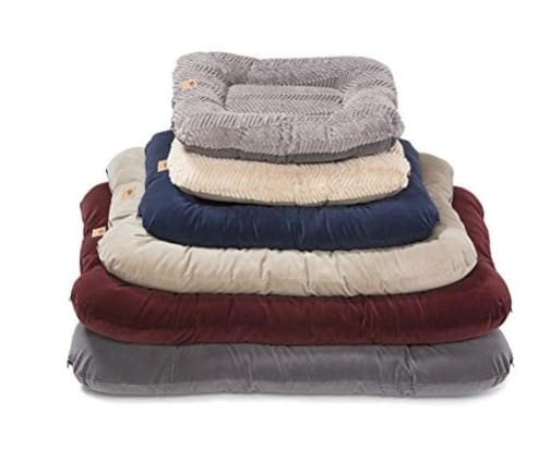 Made in USA Dog Supplies: West Paw pet beds and blankets #pets #dogs #usalovelisted