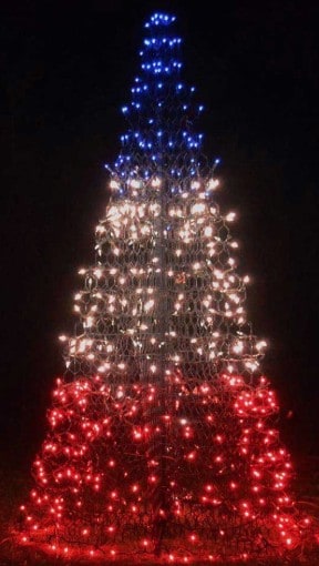 Patriotic items made in USA: Crab Pot Trees Patriotic LED lawn decorations 30% off Crab Pot Trees and free shipping with discount code USALOVE. No expiration date. #crabpottrees #usalovelisted #patriotic #fourthofjuly #redwhiteblue