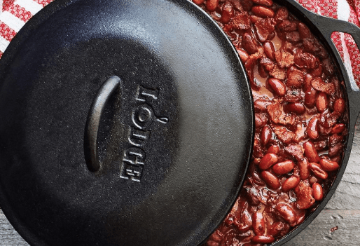 Dutch Oven Chili With Toppings