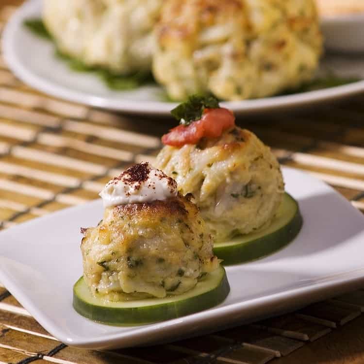 Maryland Blue Crab Cakes Delivered to Your Door from Angelina´s - 65 Year Old American Owned Company - 100% Domestic Crab