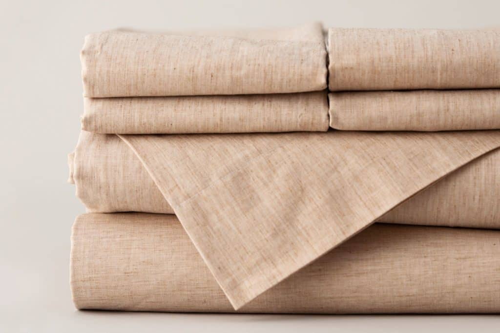 Organic Bedding Made in USA: NoFeathersPlease.com organic bedding is American made from the highest quality organic cottons and wools. #bedding #sheets #organic #usalovelisted #madeinUSA #AmericanMade